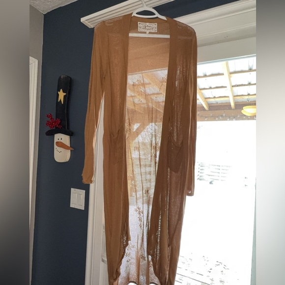 Like new condition. Beautiful long cardigan - I just never reach for it - Picture 3 of 11